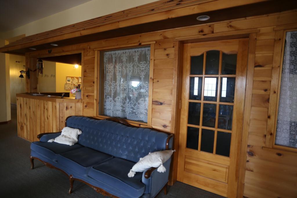Wildberry Country Lodge B&B St. Anthony Extérieur photo